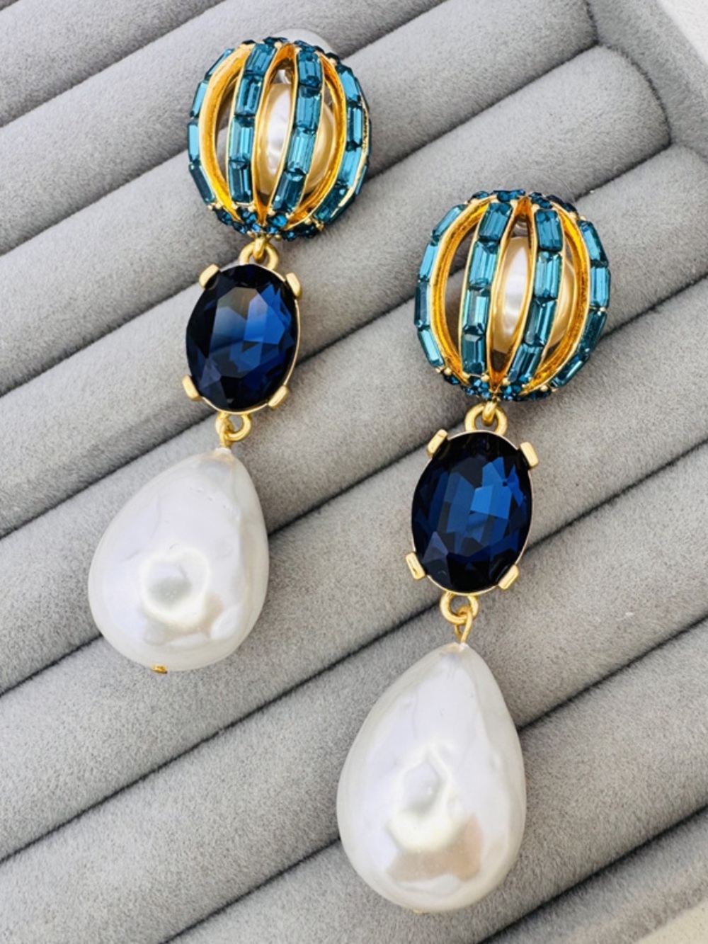 Oscar de la Renta Pearl Orb Dangle Earrings